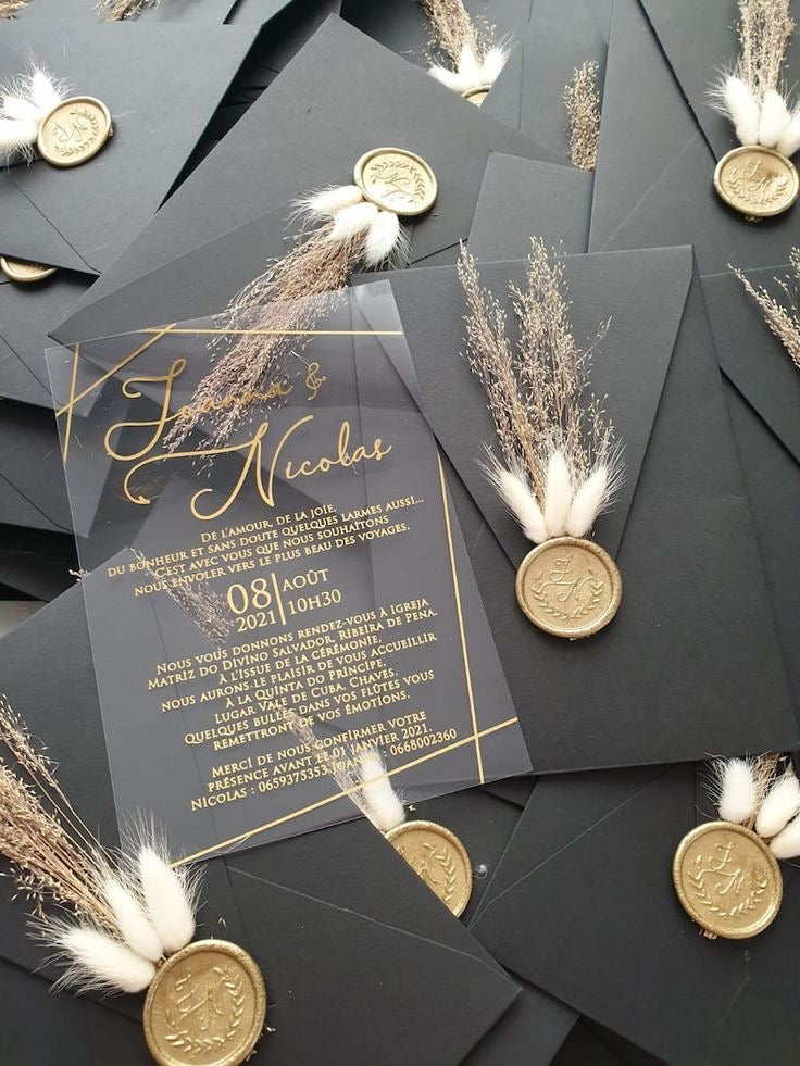 Diseño e impresión de invitaciones.