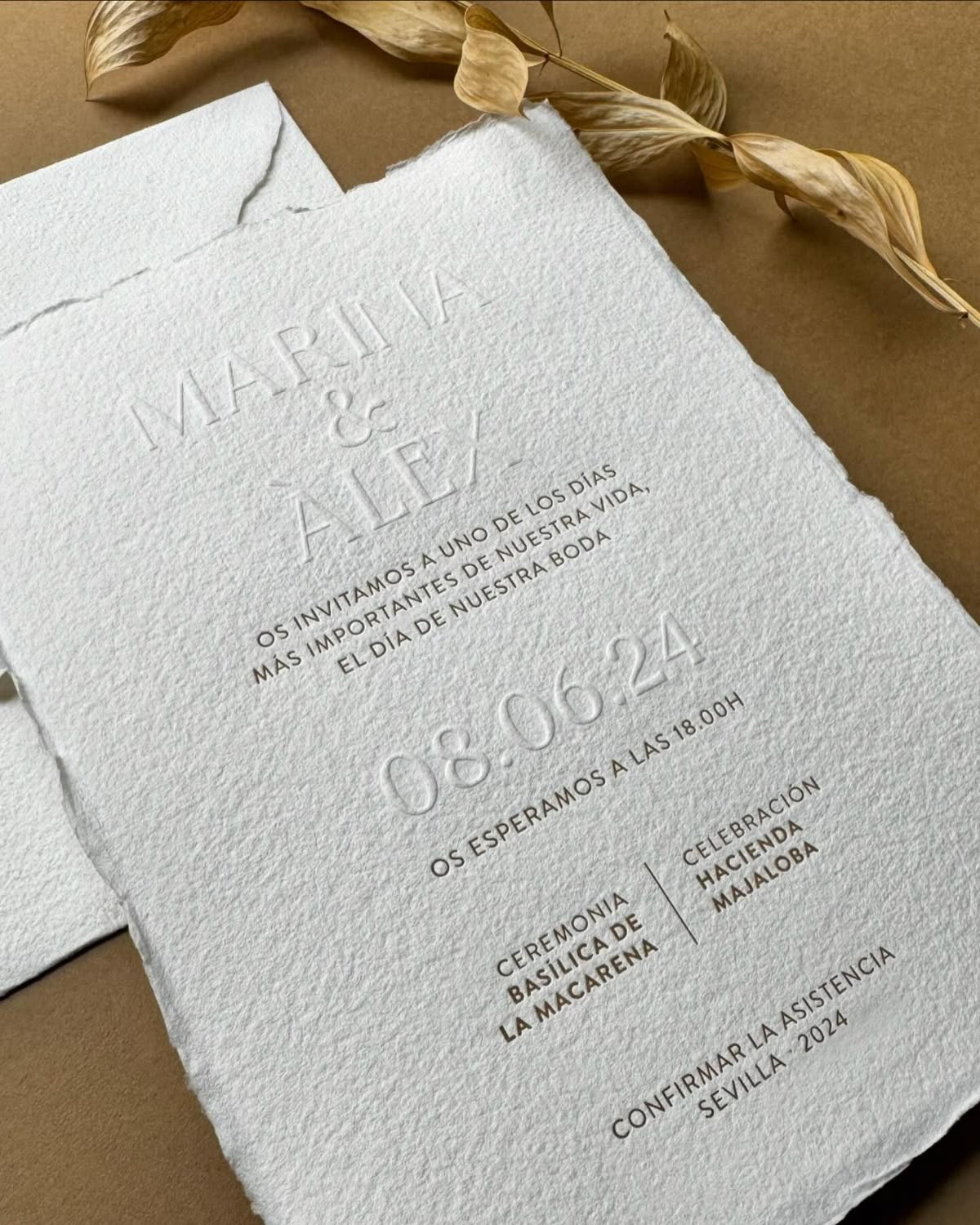 Diseño e impresión de invitaciones.